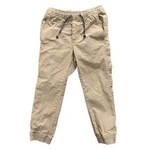 Gap Boys khaki everyday joggers in size Small in excellent condition